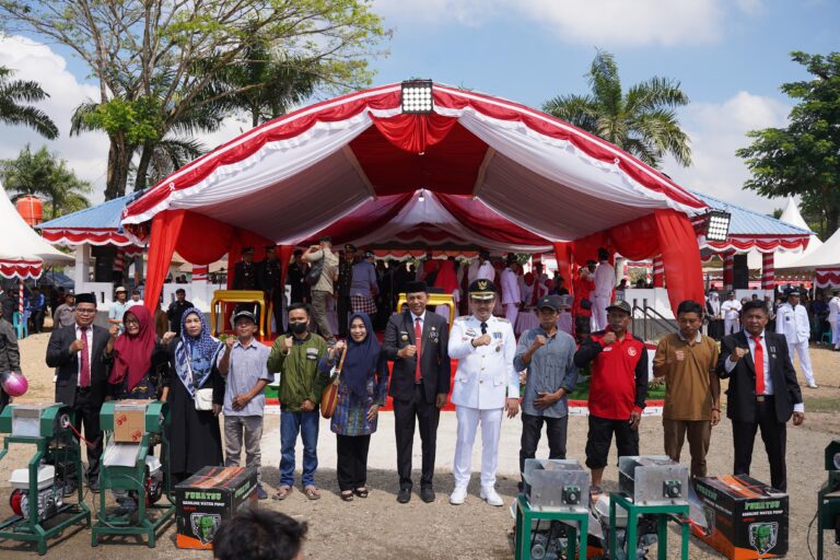 PENYERAHAN BANTUAN UMKM KABUPATEN KOLAKA TIMUR